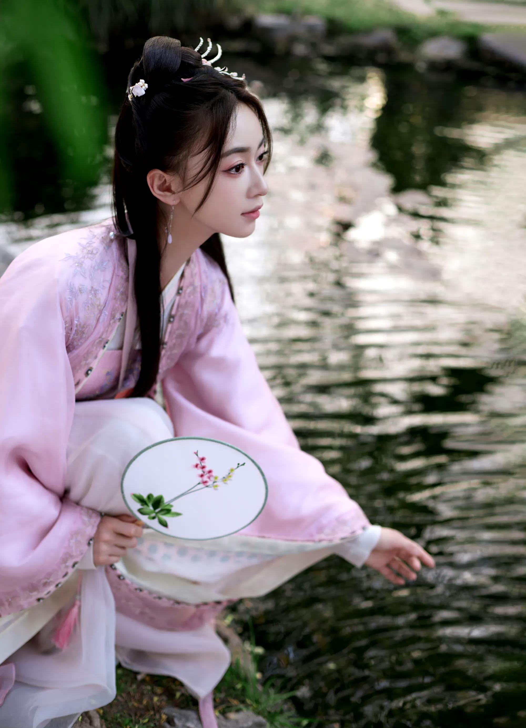 吴谨言汉服开封,吴谨言古装图推荐