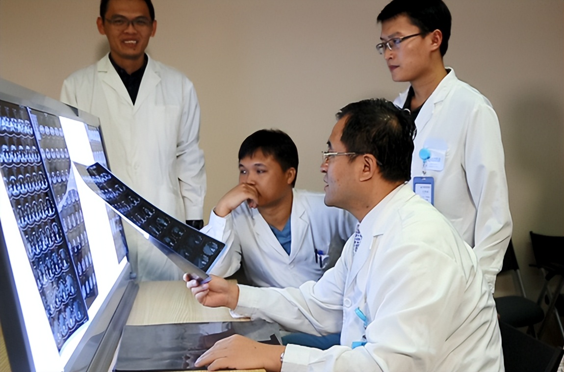 良性肿瘤手术后复发最危险的时期,良性肿瘤手术后为啥会继续长