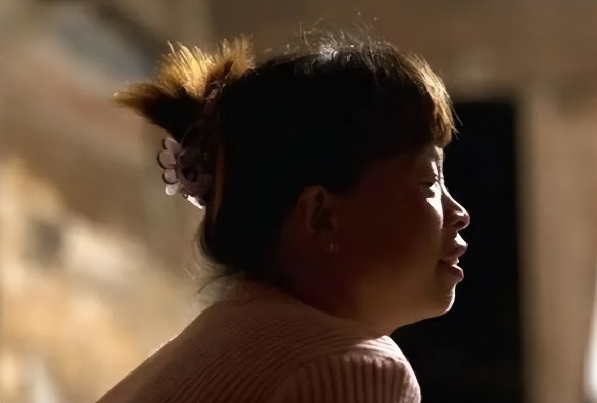 揭秘“双性人”真实生活！上身女人下身男人，为避险独居深山40年