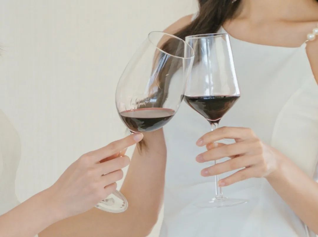 法国葡萄酒酿制教程全过程,正确的葡萄酒酿制方法是什么