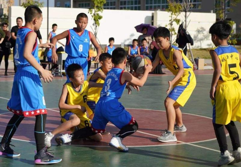 11岁男孩因写作业和父母吵架,因写作业与家长争执