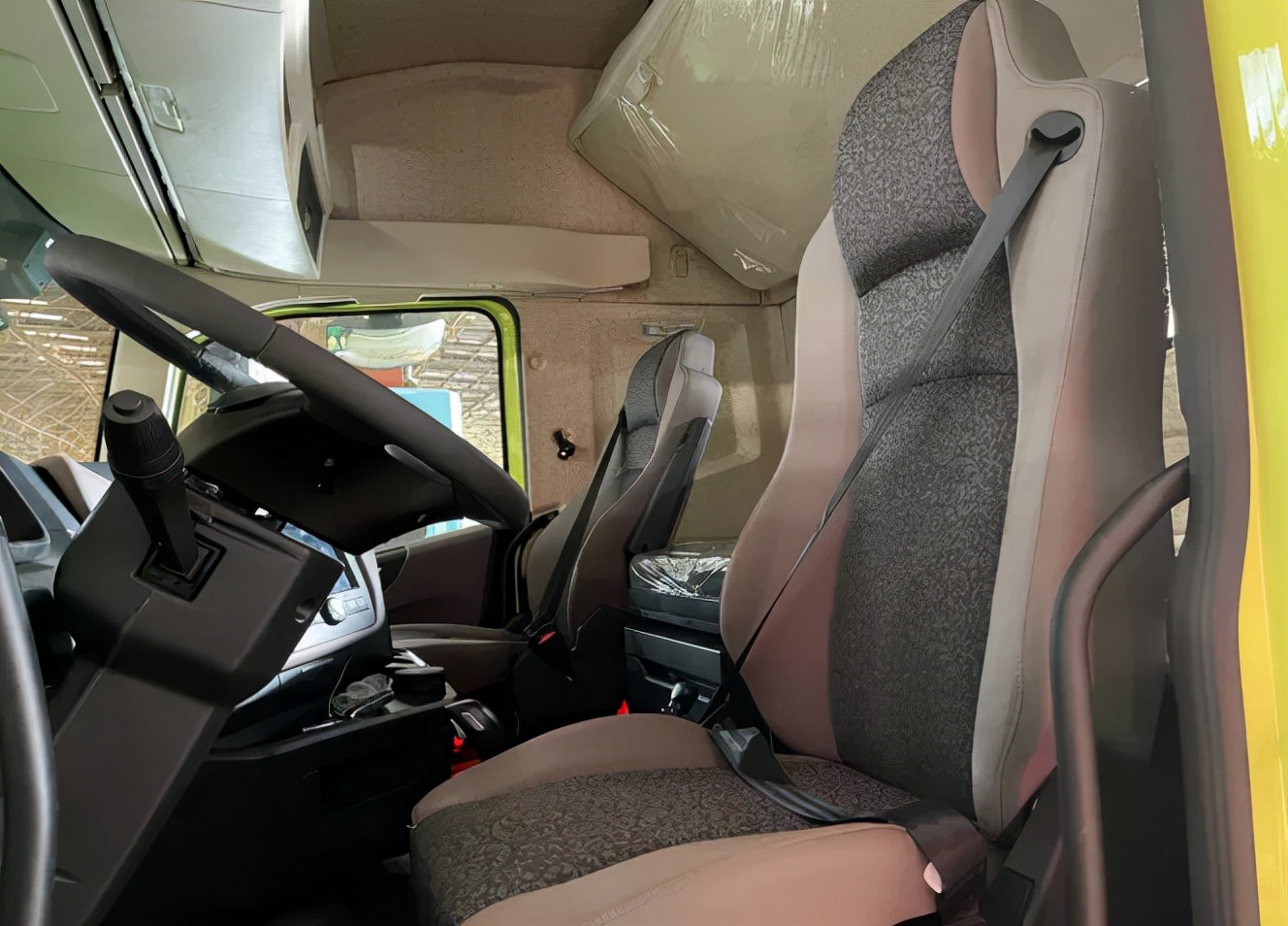 大运重卡v9自动挡操作方法,大运v9重卡新款内饰