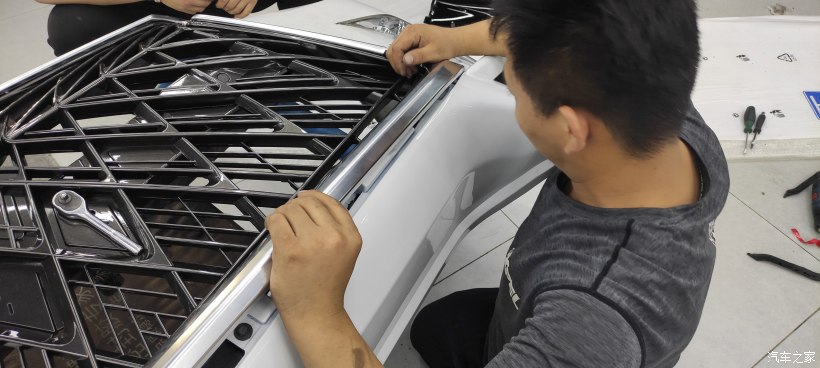 雷克萨斯lx570巅峰限量版越野改装,雷克萨斯LX570内饰改装套件