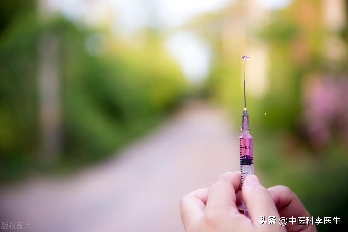 男子被狗咬伤多久会出现后遗症,男子被狗咬没打疫苗一个月