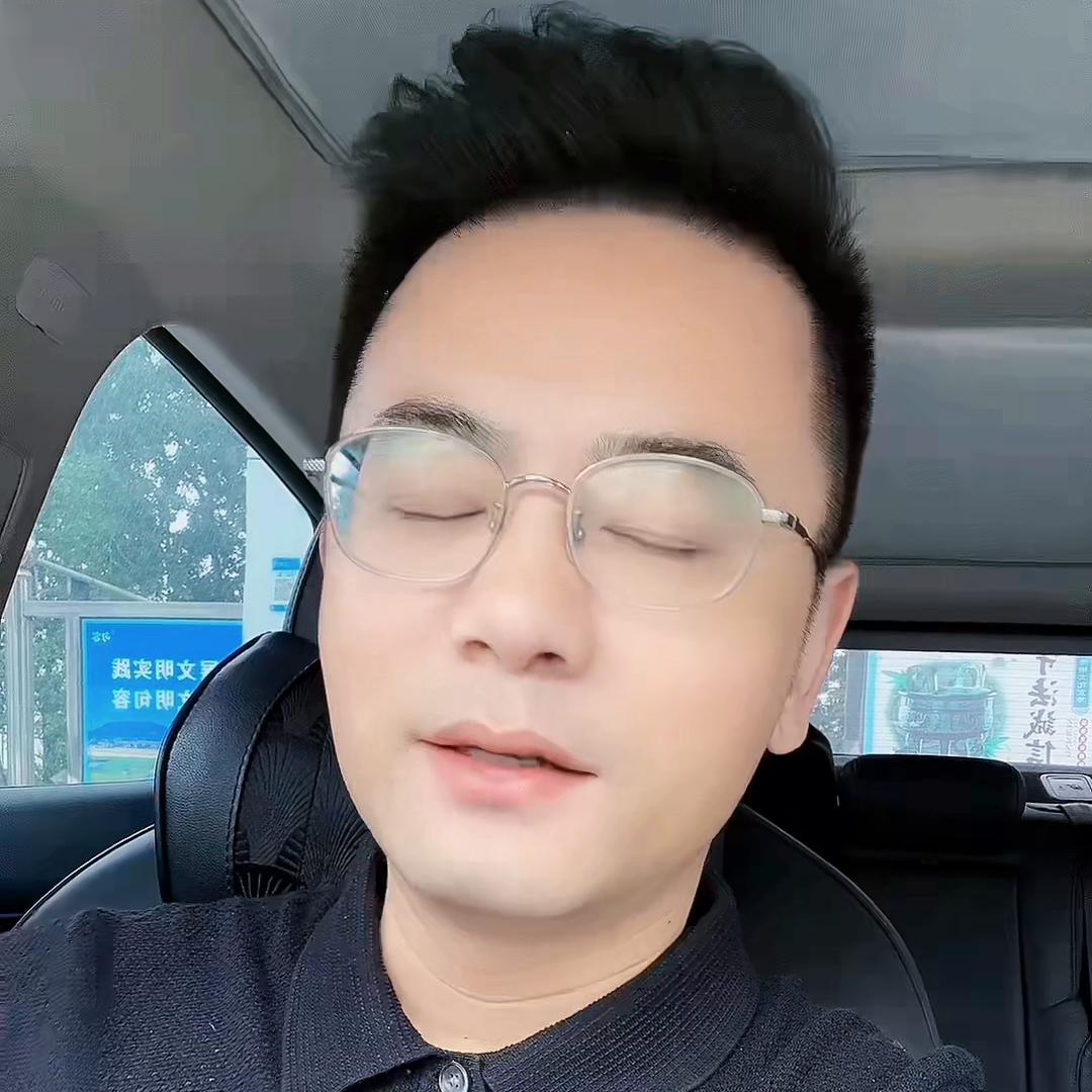 寒假大学生摆地摊创业,在校大学生假期创业摆地摊