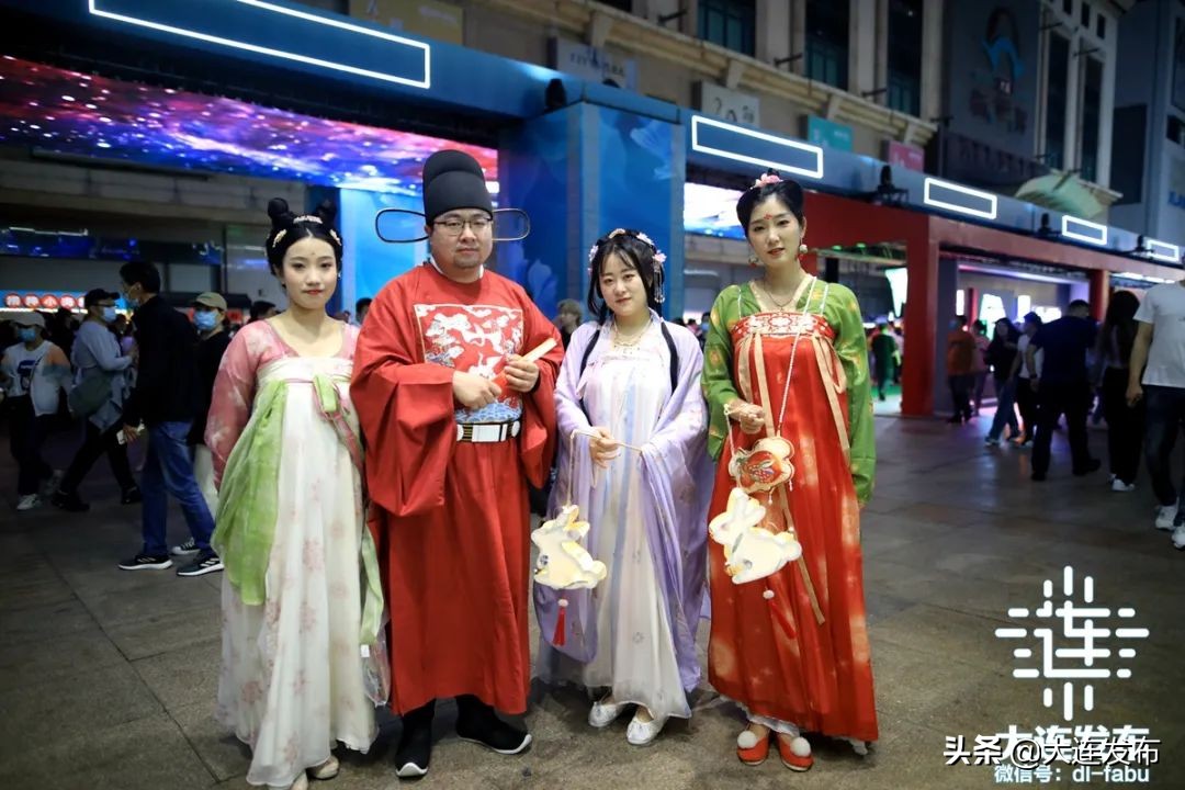 近日刷爆朋友圈的视频,真实的天津街