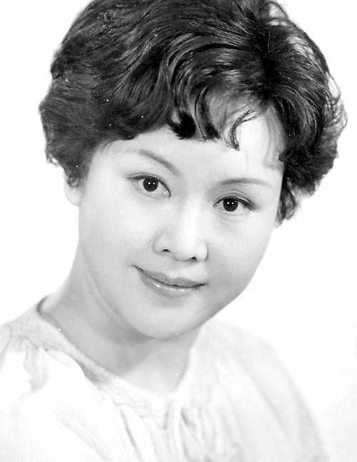 李谷一有几次婚姻,李谷一第一任丈夫相差几岁