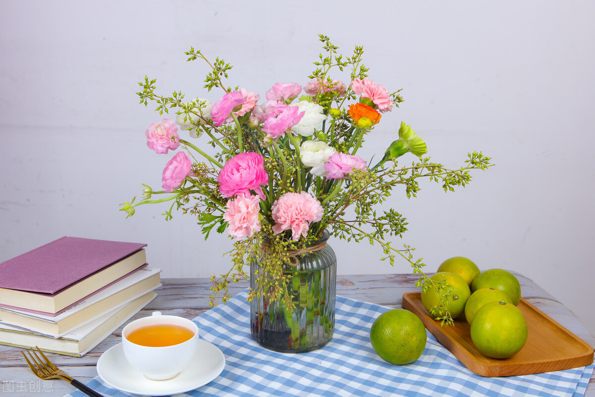 看到别人有钱就自卑怎么办,看到有钱人自卑怎么办