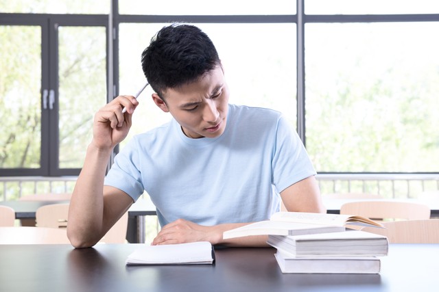 为何现在的年轻人不谈梦想了,为啥当代年轻人不创业