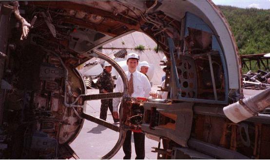 乌克兰为啥不像瑞士那样做中立国？