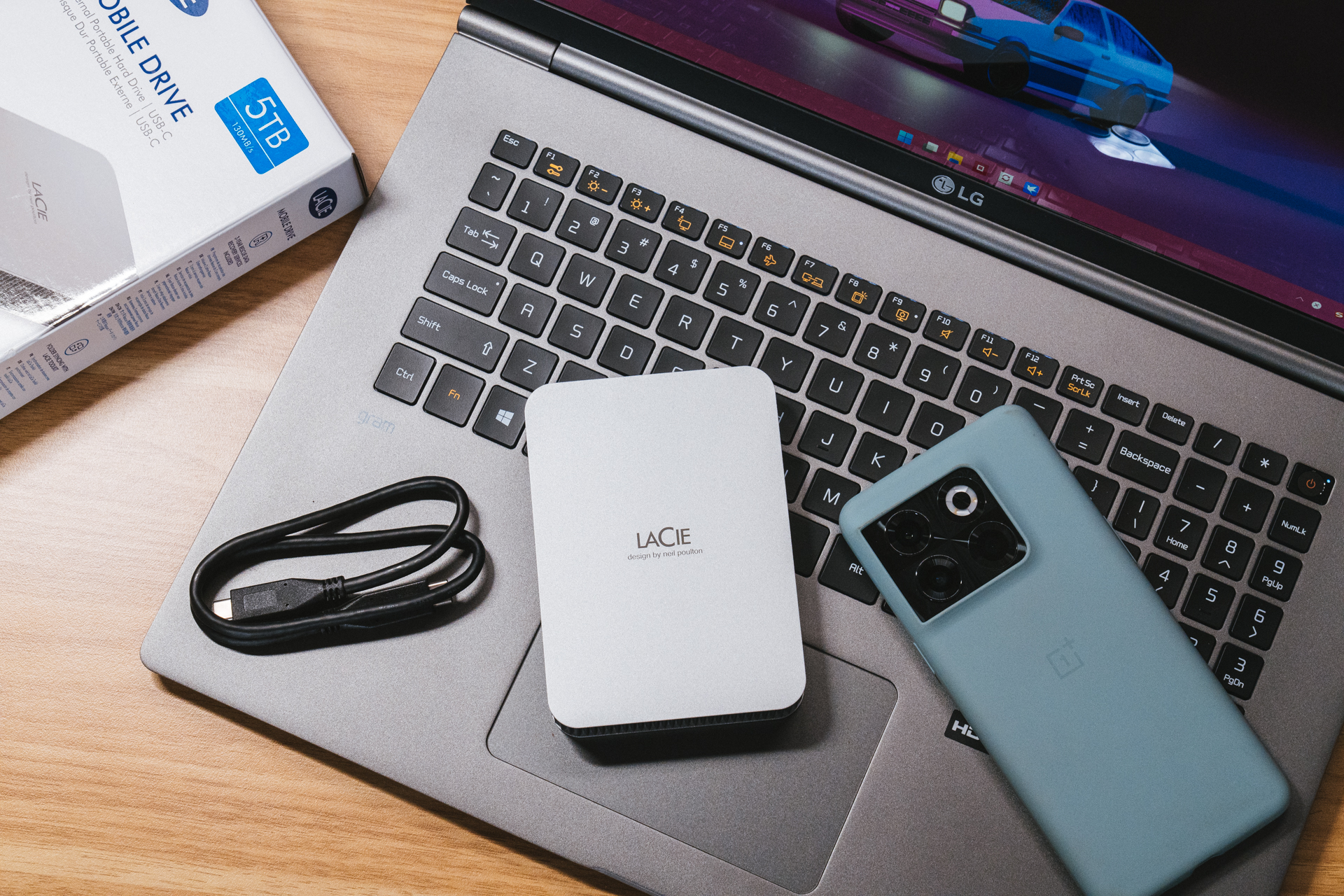 种草的翻包文化，好物实用至上：我的通勤实用主义EDC都有些啥？