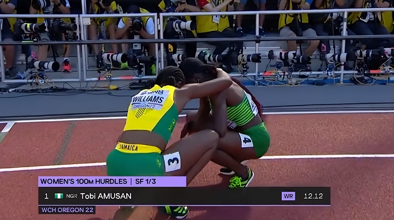 12秒12！世界纪录诞生，非洲名将喜极而泣，央视解说：不可思议