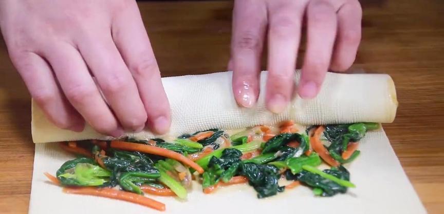 失眠多是肝火盛！建议中老年人，多吃3样青菜，降肝火，助睡眠