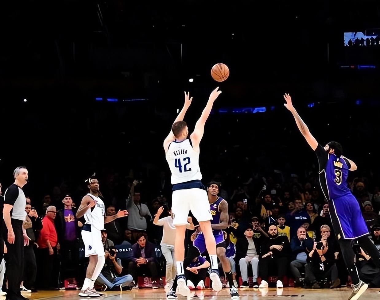 詹姆斯评价浓眉比欧文强,詹姆斯评价浓眉和欧文