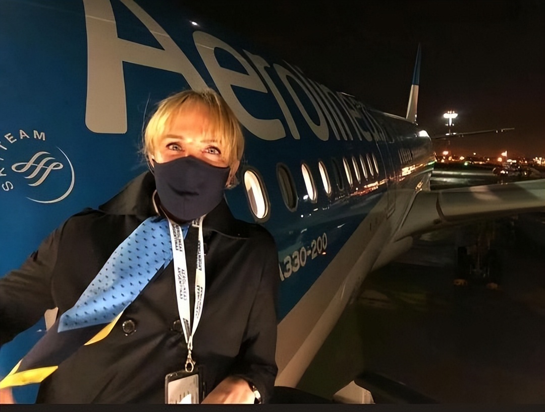 为阻止前男友和新欢旅行，外国空姐谎称机上有*弹炸**？或被判6年！