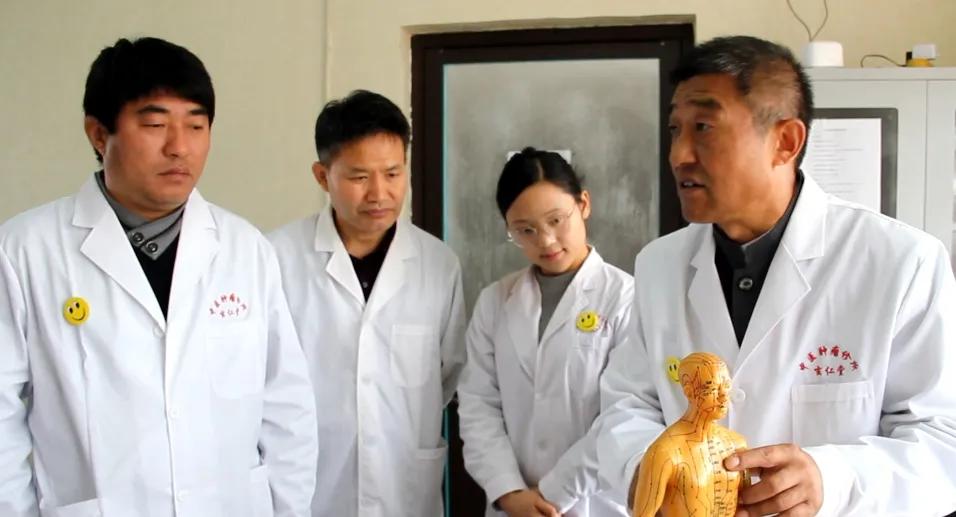 娌冲寳涓尰鐜嬩紵,娌抽棿鐜嬩紵