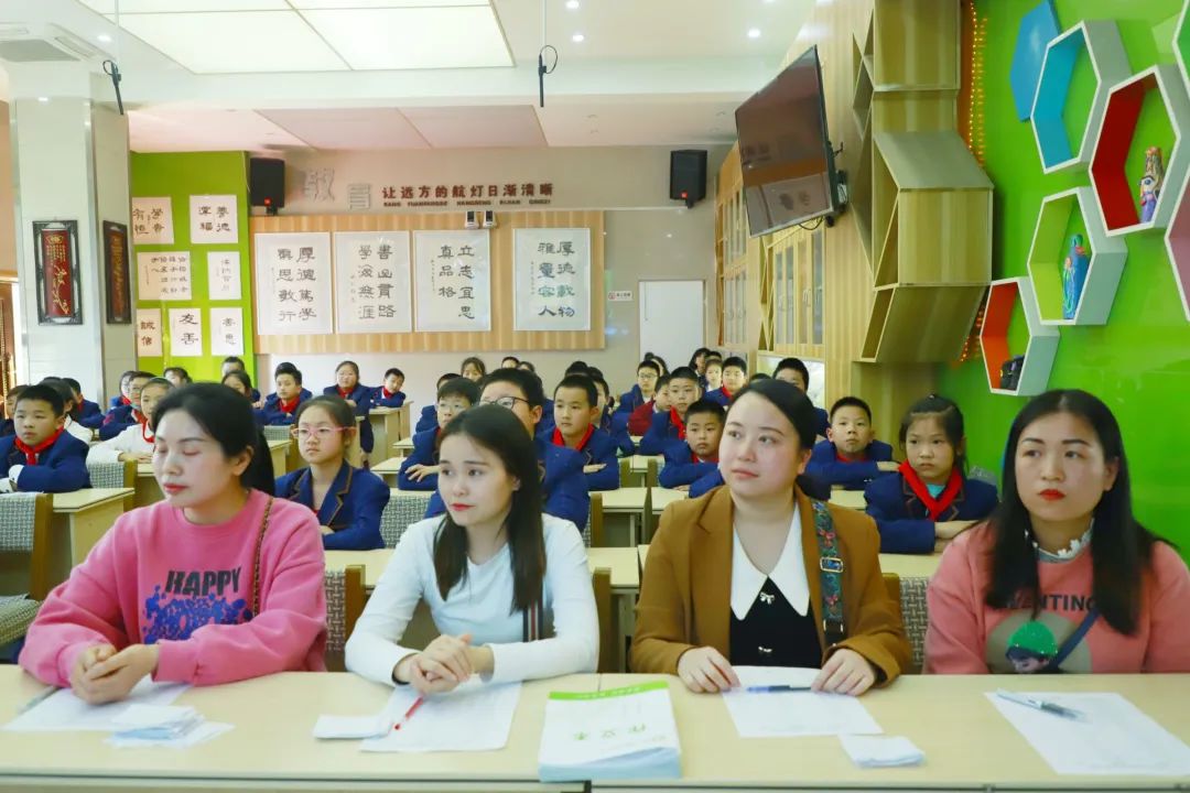 清明祭英烈警营朗诵,向英烈致敬清明诗歌朗诵小学生