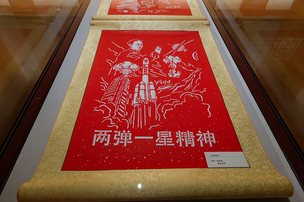 笔墨写春秋丹心铸警魂,水墨丹青铸警魂