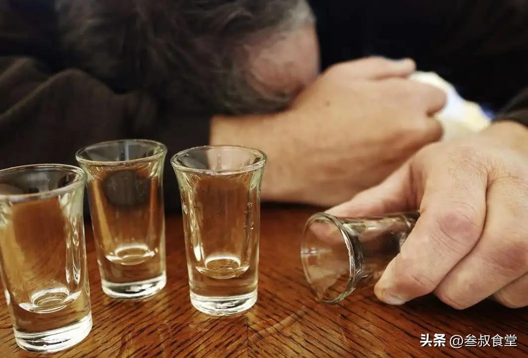 口干眼涩酒量下降是什么原因,喝酒为什么会口干是不是酒量不行