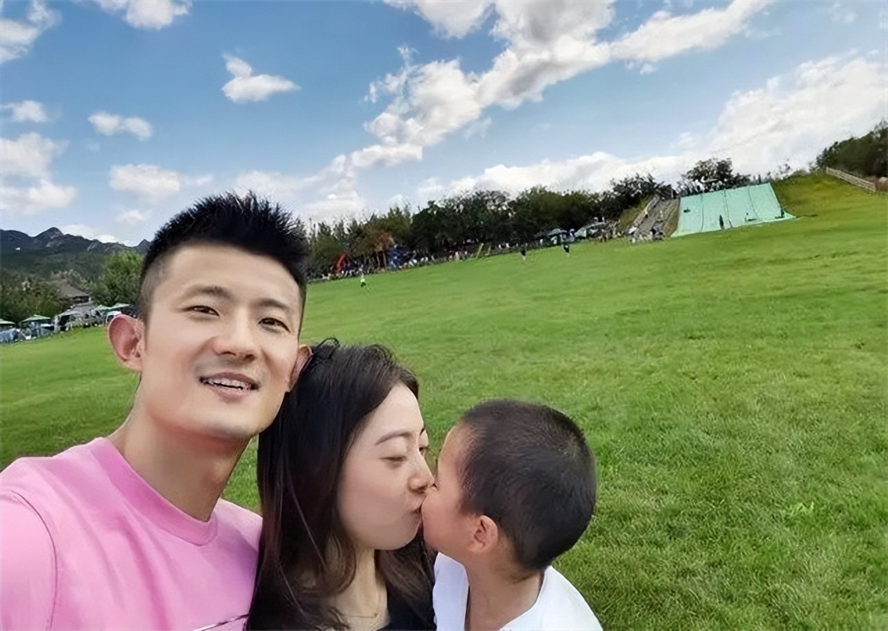 王适娴谌龙17岁,王适娴几岁和谌龙在一起的