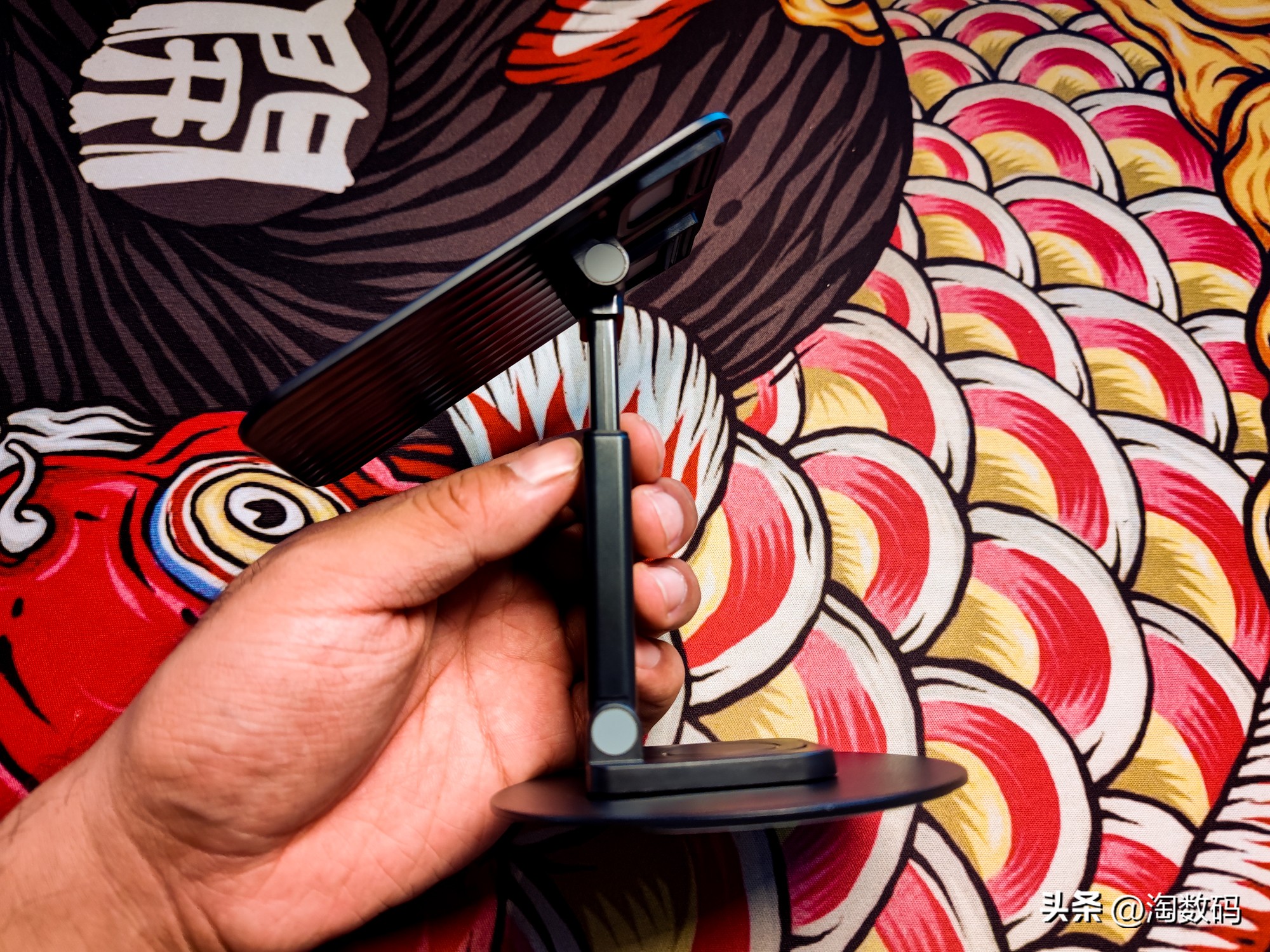 手机平板落地二合一支架测评,机械转动轴声音很大