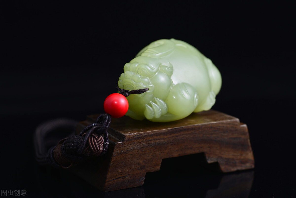 现在翡翠直播间卖的怎么辨别真假,翡翠直播珠宝真假辨别