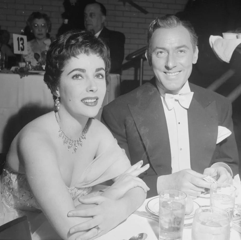 伊丽莎白泰勒从年轻到老的变化,伊丽莎白泰勒美貌