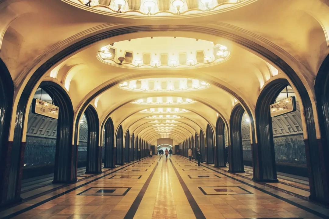 平平无奇地铁,真实的莫斯科地铁站