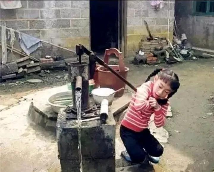 农村院里打个压水井怎么弄,院子里有压水井