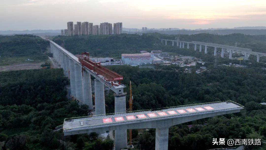 渝昆高铁的走向之争,喜讯渝昆高铁