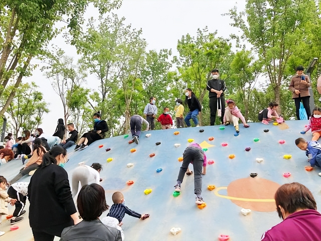 西安室内游乐场儿童探险,西安有儿童玩耍的公园