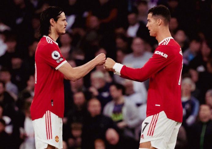 曝巴萨想引进卡瓦尼,卡瓦尼劝说努涅斯加盟曼联