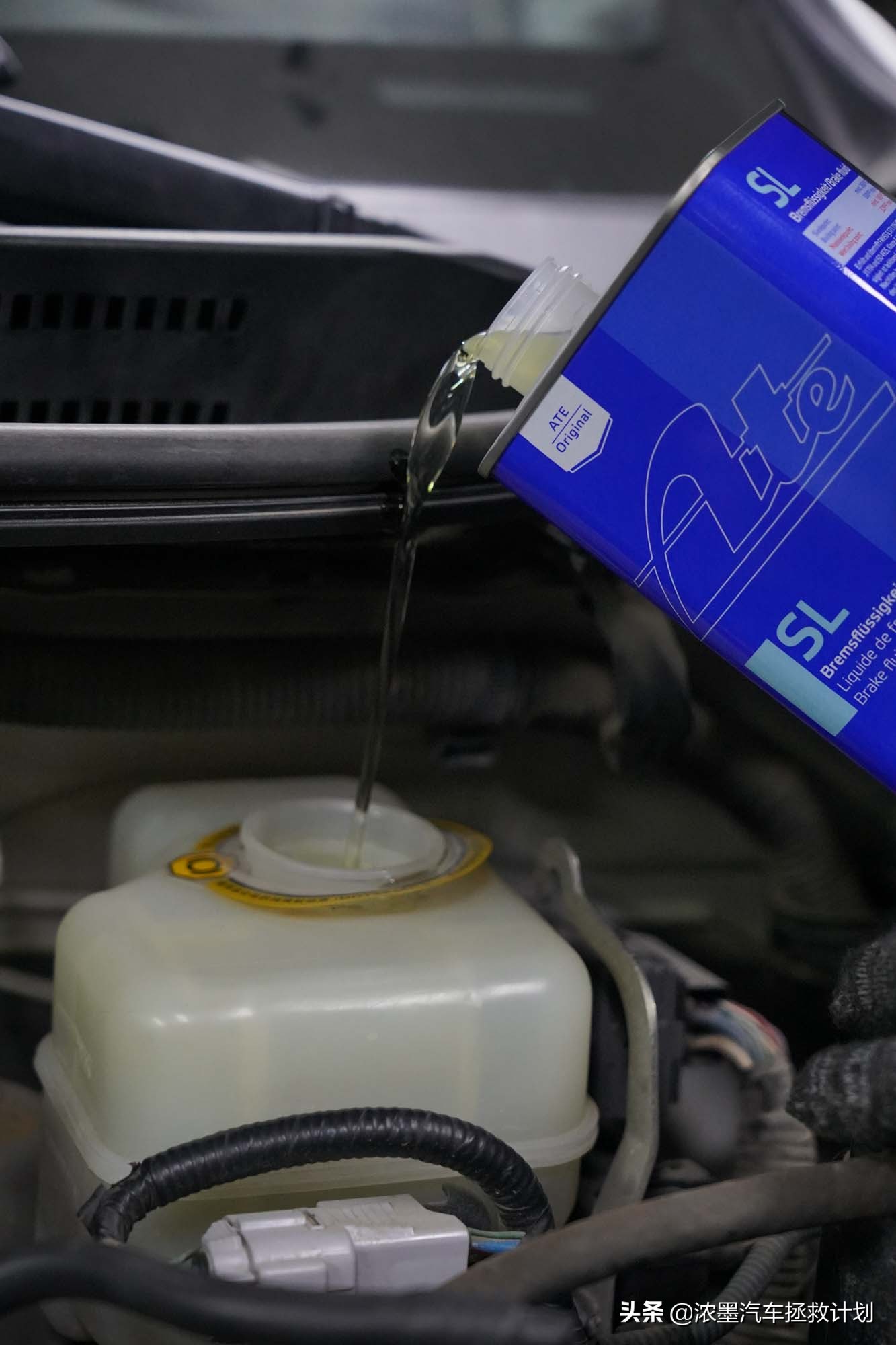 硬汉焕颜丰田普拉多续写越野传奇,修复翻新09年的丰田普拉多