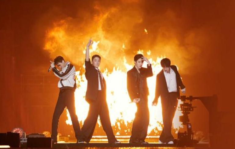 披荆斩棘收官再唱主题曲完整版,披荆斩棘最火歌曲合集