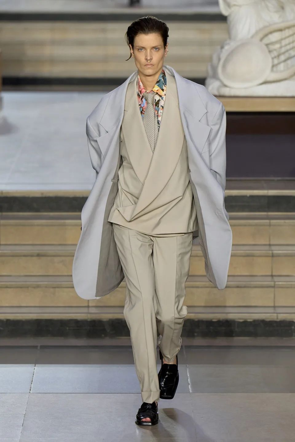 路易威登2022秋冬女装灵感,路易威登2022秋冬女装时尚穿搭