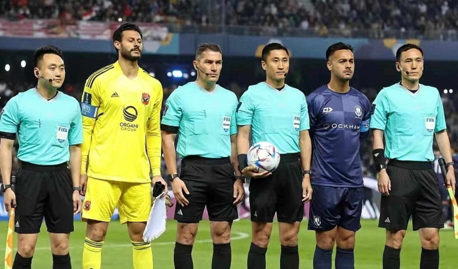 终于轮到裁判了！足坛扫黑重大进展，多位名记热议，李璇：不奇怪