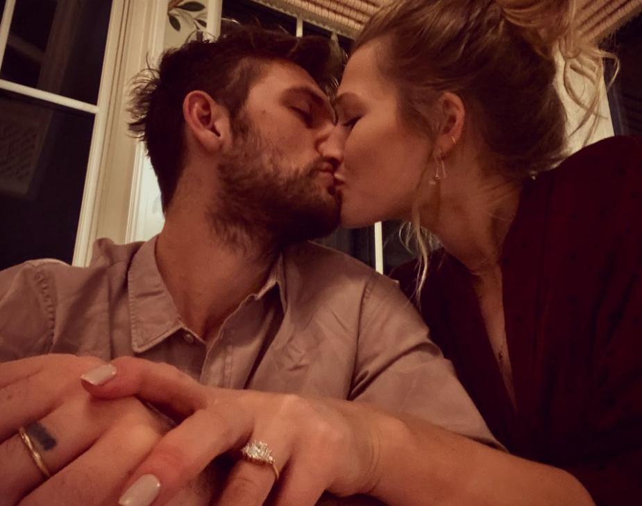 已结婚生子的外国维密超模,维密超模与女友结婚