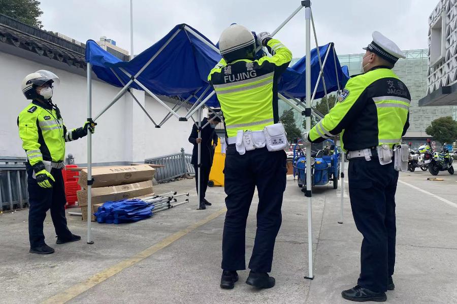 【抗疫一线】江苏公安:同心抗疫待春回镜头定格“疫”瞬间