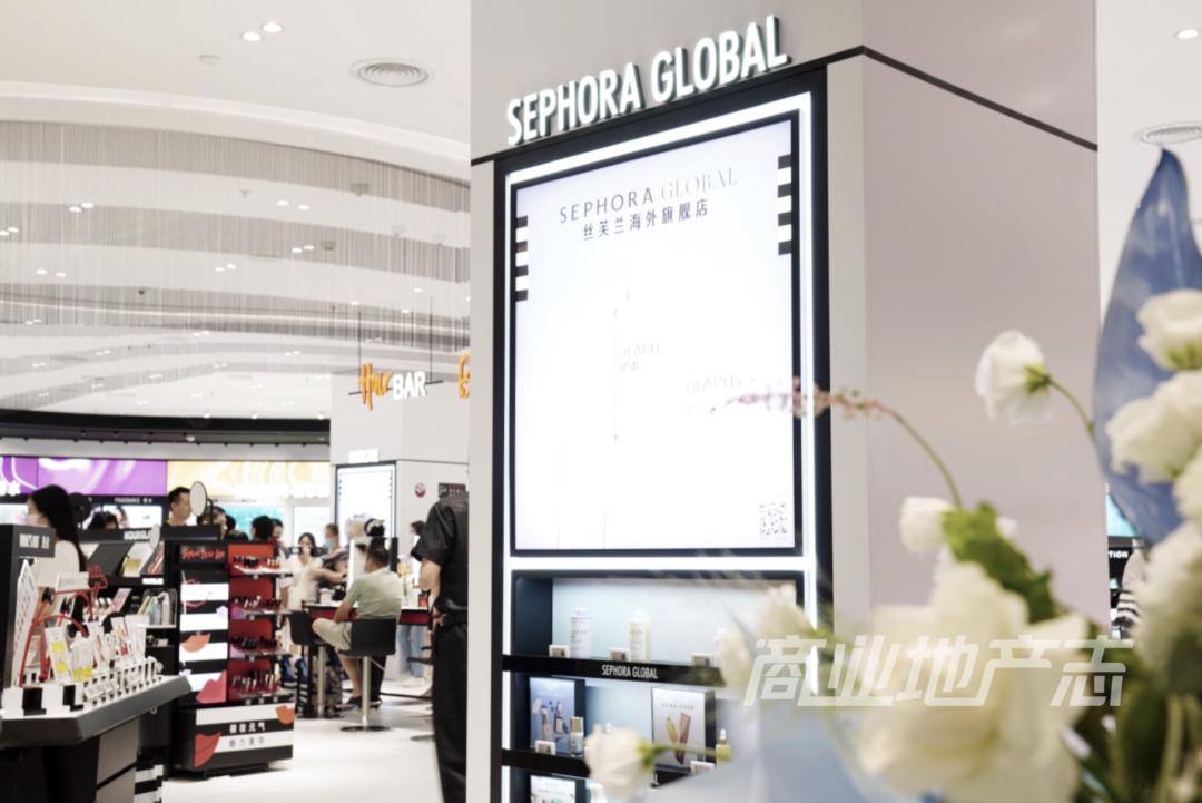 为了提升观察海口万象城的本地化视角,我在海口住了一整周