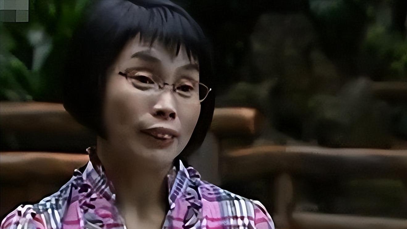 月薪300的外贸员，靠蛇毒身家暴涨50亿，美国人送悍马只为讨好她