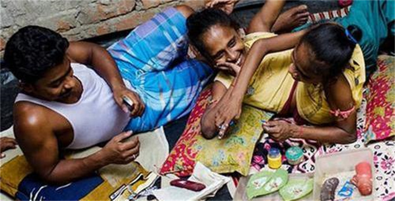 印度连体双胞胎姐妹嫁一个丈夫,印度连体姐妹视频