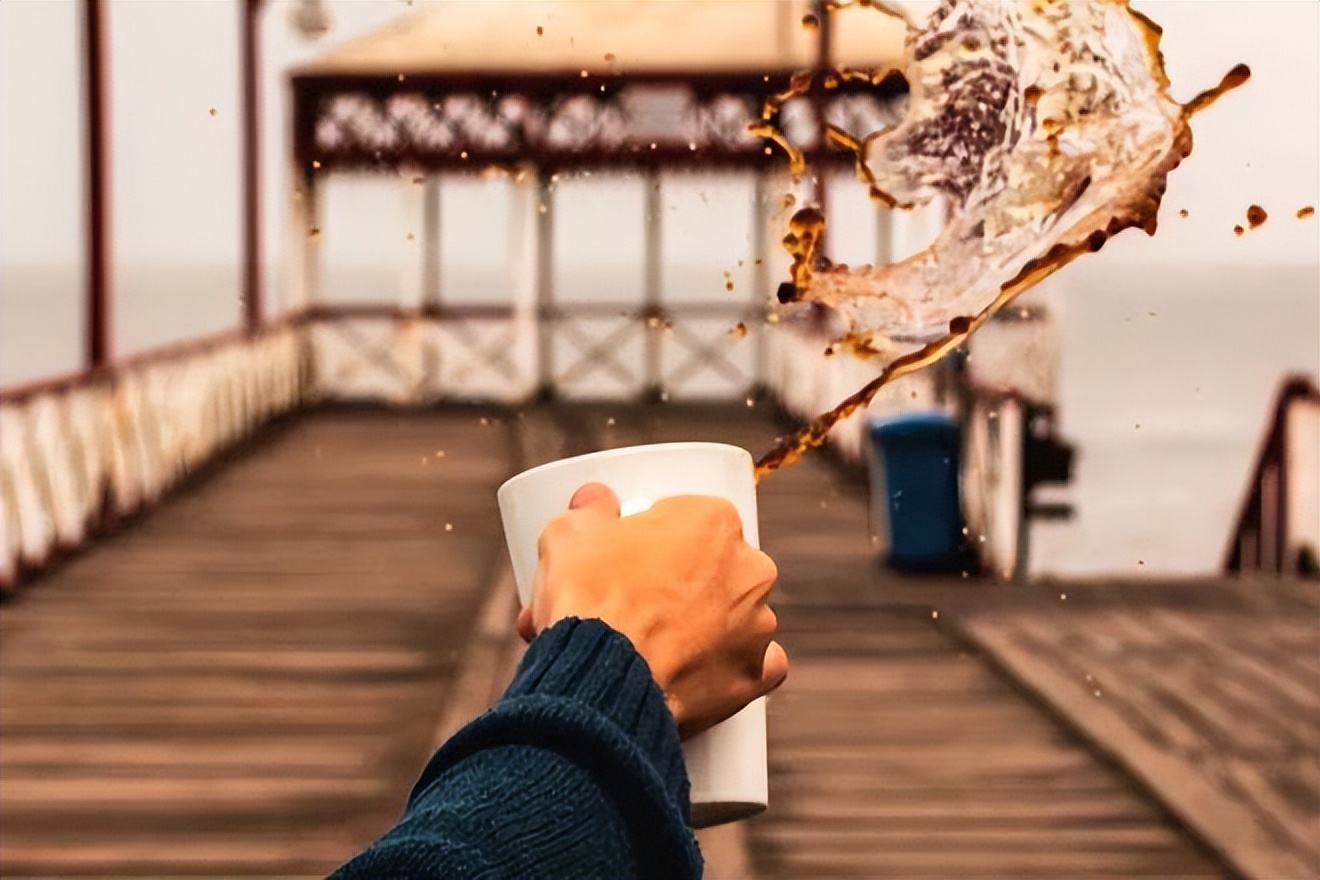 斯坦福全优女生宿舍绝望自杀,只因朝强奸犯泼咖啡遭校方开除警告