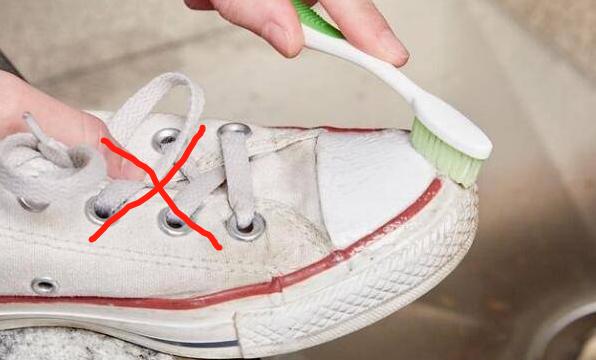 鞋子鞋垫霉点怎么清洗,帆布鞋鞋垫霉斑处理
