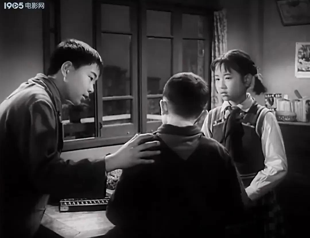 老电影海燕,老电影两个小足球队1956插曲