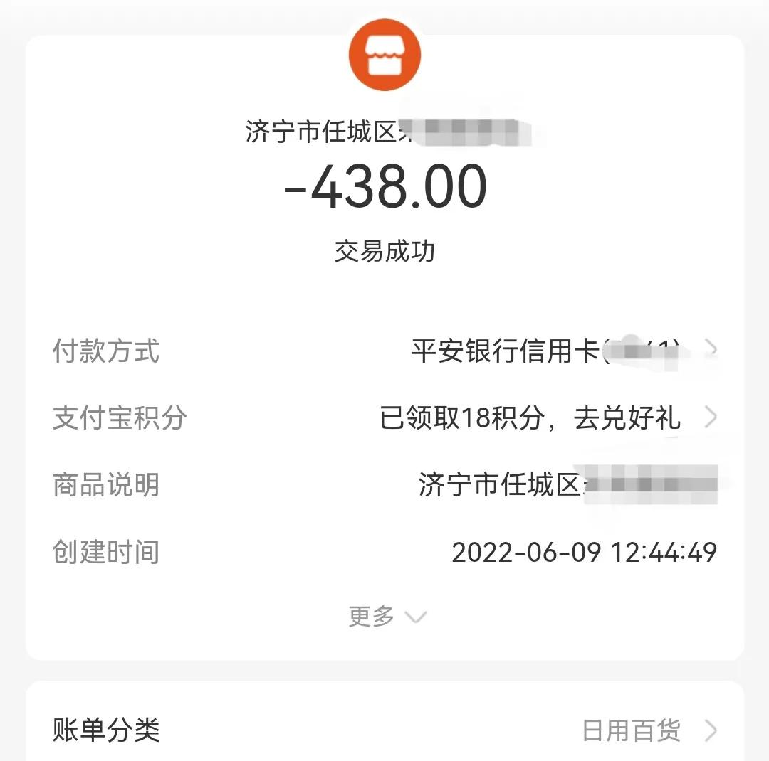 带着二宝去购物,带小宝去买婴儿衣服