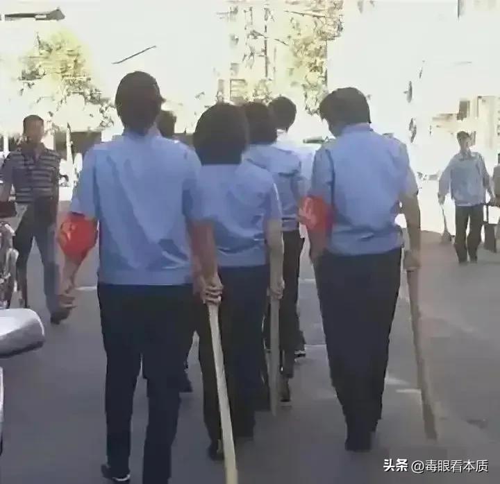 城管新式制服佩戴执法记录仪要求,城管带执法记录仪