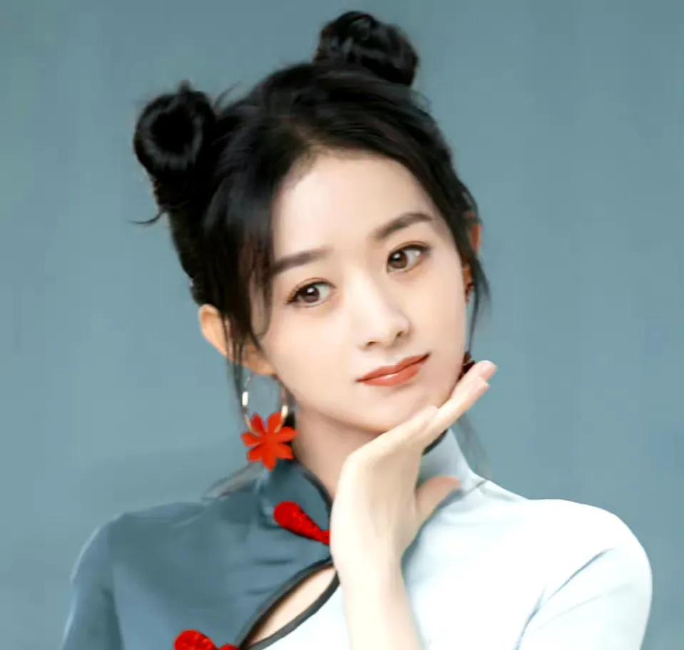 春天樱花席卷而来,夏日蝉鸣不止,玫瑰盛放热烈,与浪漫奔赴颖宝