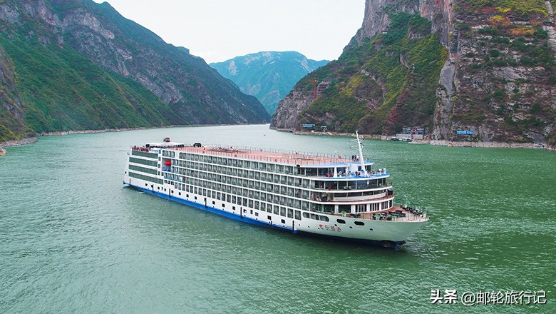 三峡游轮世纪凯歌船造价多少钱,世纪凯歌号三峡游轮简介