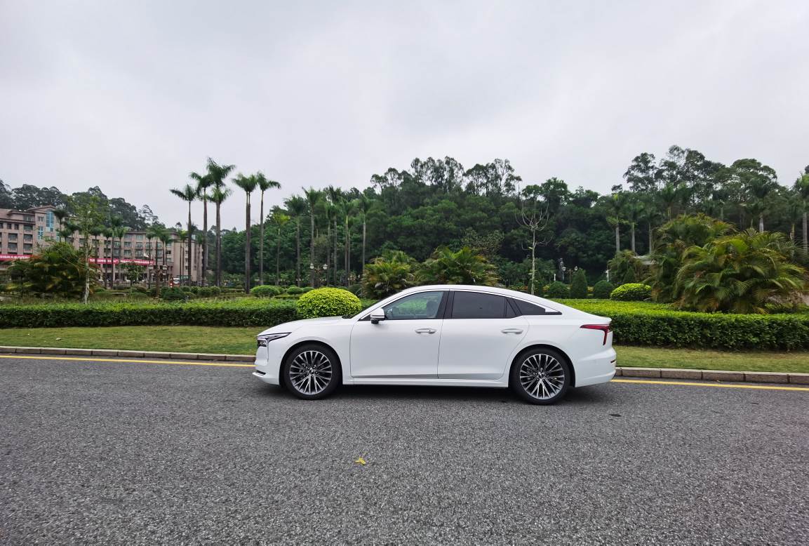 奔腾b702014款,奔腾b702.0t油耗