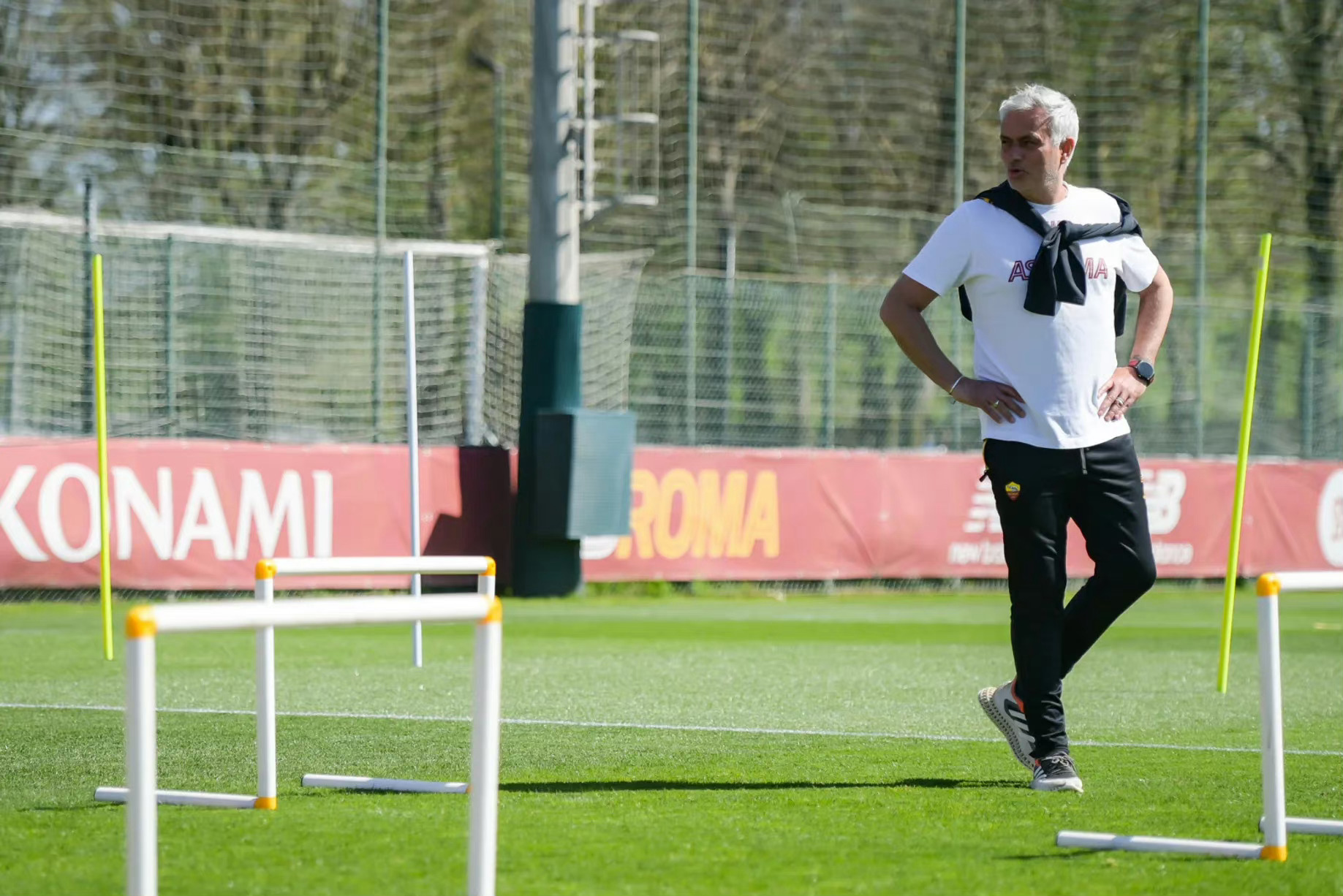 穆里尼奥球衣,穆里尼奥穿罗马新队服